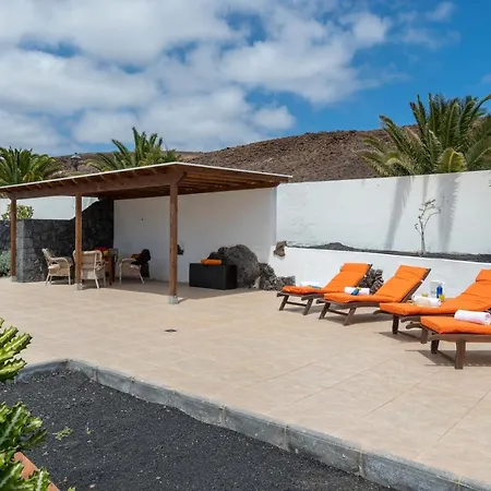 Casa Monicha Коста-Тегисе